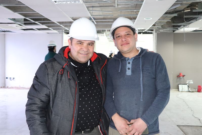 Funcionarios en la visita a las obras